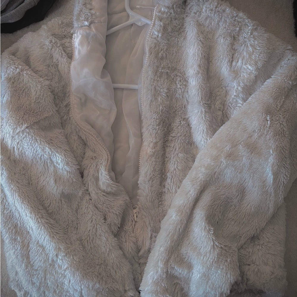 Women's Cozy White Faux Fur Jacket